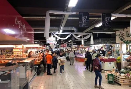 Coronavirus : malgré les annonces d'Édouard Philippe, la vie...
