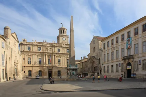 [ ALERTE INFO - ARLES ] Coronavirus : marchés annulés et couvre-feu...