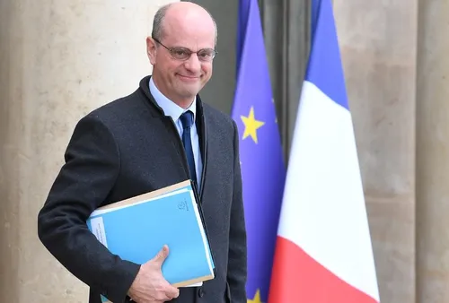 [ EDUCATION - FRANCE ] Reprise de l'école : on décidera "en...
