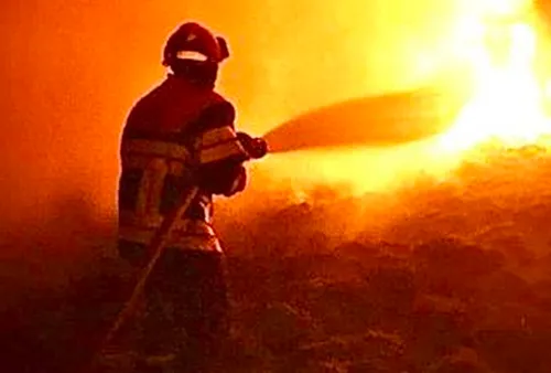 [ FAIT DIVERS - FOS SUR MER ] un feu s'est déclaré cette nuit dans...