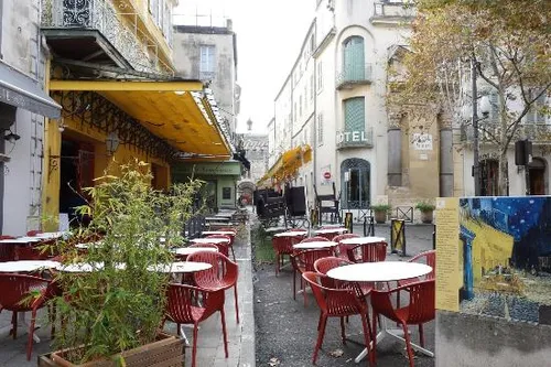Economie: «Peut-être une réouverture des cafés, restaurants en...