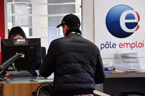 [ EMPLOI- FRANCE ] Le gouvernement prévoit 800.000 emplois...