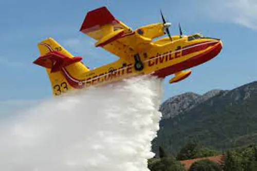 [REGION]: Les canadairs sont déjà de sortie.