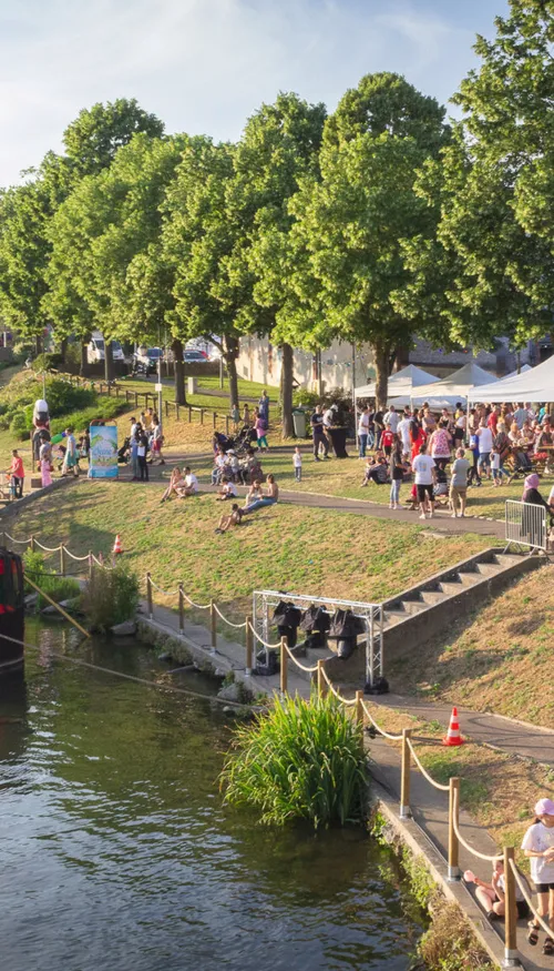 Une ville des Yvelines mise en lumière pour une décharge pendant le...