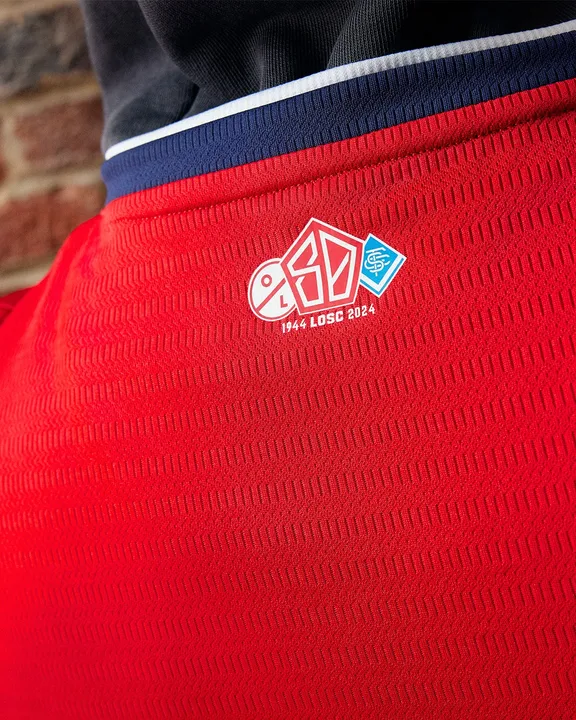 METROPOLYS Le nouveau maillot a domicile du LOSC devoile