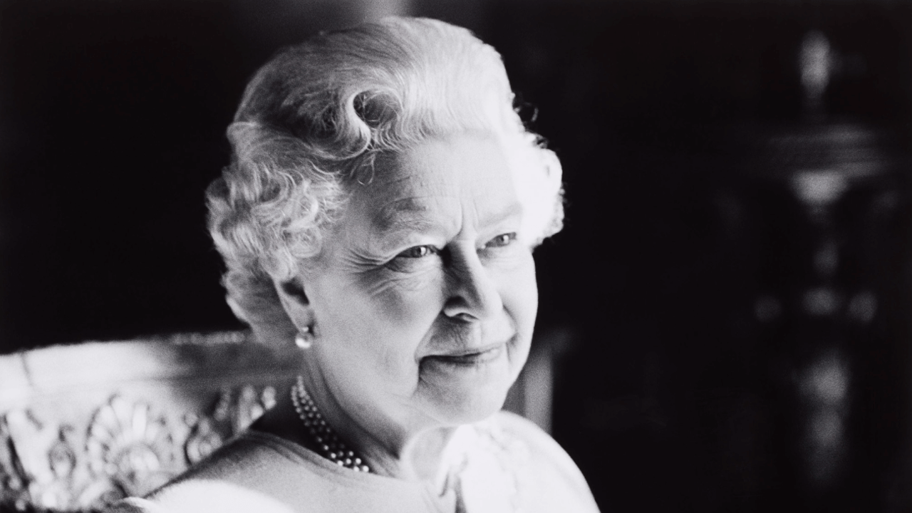 La presse salue la reine Elisabeth II