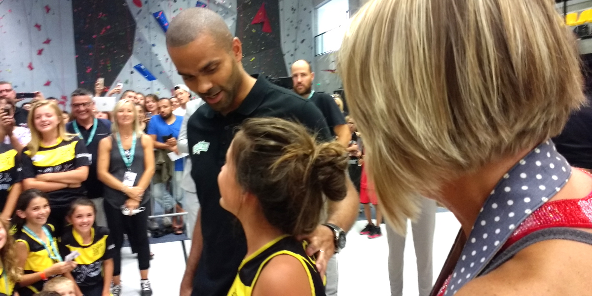 Le beau cadeau de Tony Parker aux enfants du CRAP Veauche