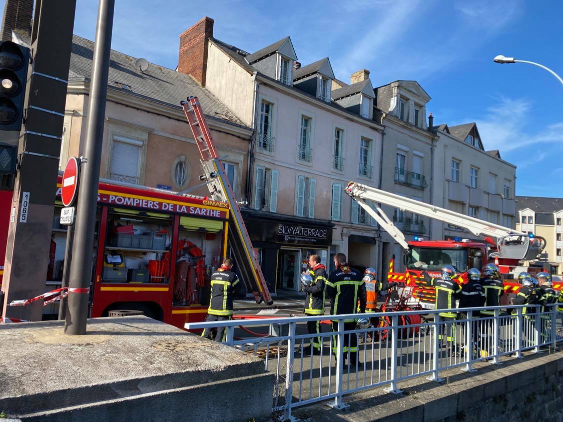 SWEET FM - Le Mans : incendie à l'école de coiffure Sylvia-Terrade