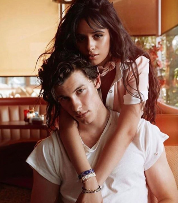 Quand Shawn Mendes Fait Tomber Camila Cabello En Dansant Video